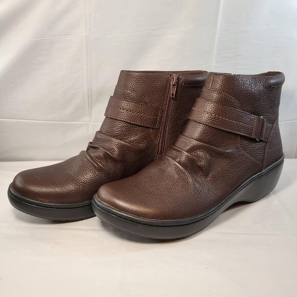 Clarks Shoes - Clarks Delana Fairlee Leather Ankle Boot Size 8 Dark Brown